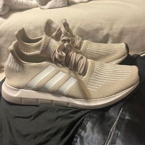 Women’s adidas swift run like new tan 8.5 us